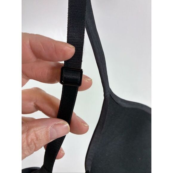 SKIMS NWT Push Up Plunge Bra in Onyx Size 32A - Picture 8 of 9